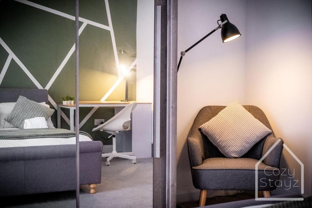 Beautiful 5 Bedroom Home In The City Centre With Gated Parking Birmingham Exteriör bild