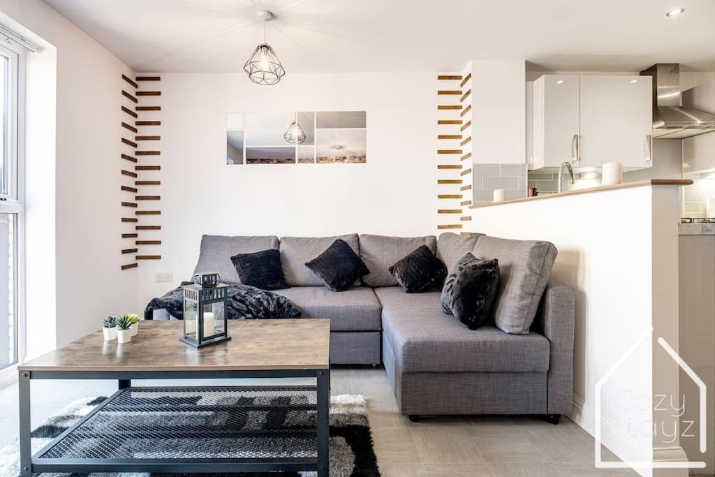 Beautiful 5 Bedroom Home In The City Centre With Gated Parking Birmingham Exteriör bild