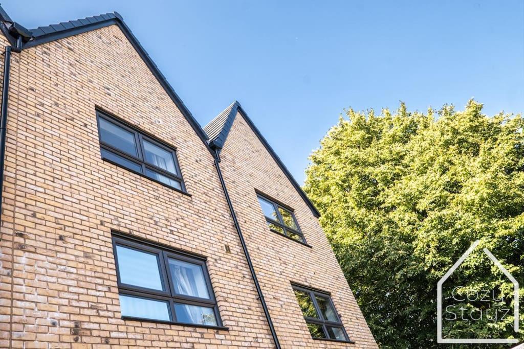 Beautiful 5 Bedroom Home In The City Centre With Gated Parking Birmingham Exteriör bild